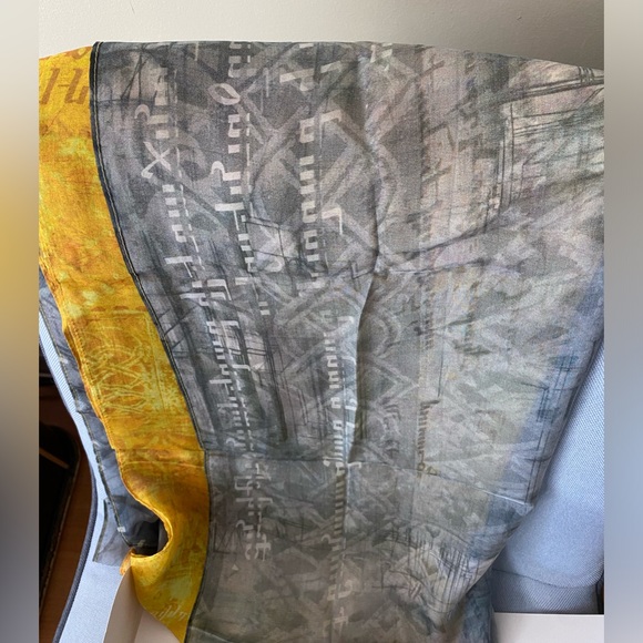 Armenian 100% Silk Scarf Hand Made in Yerevan Yellow/Grey St. Gregory Prayer NWT - Picture 6 of 16